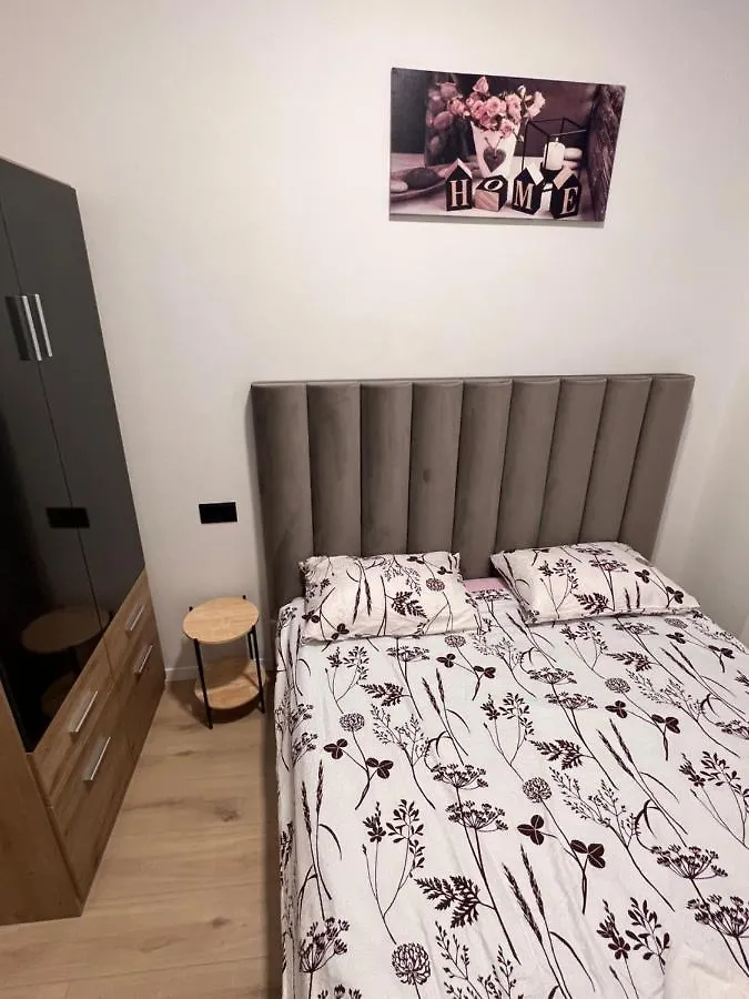 Fiume La Guardia Apartment