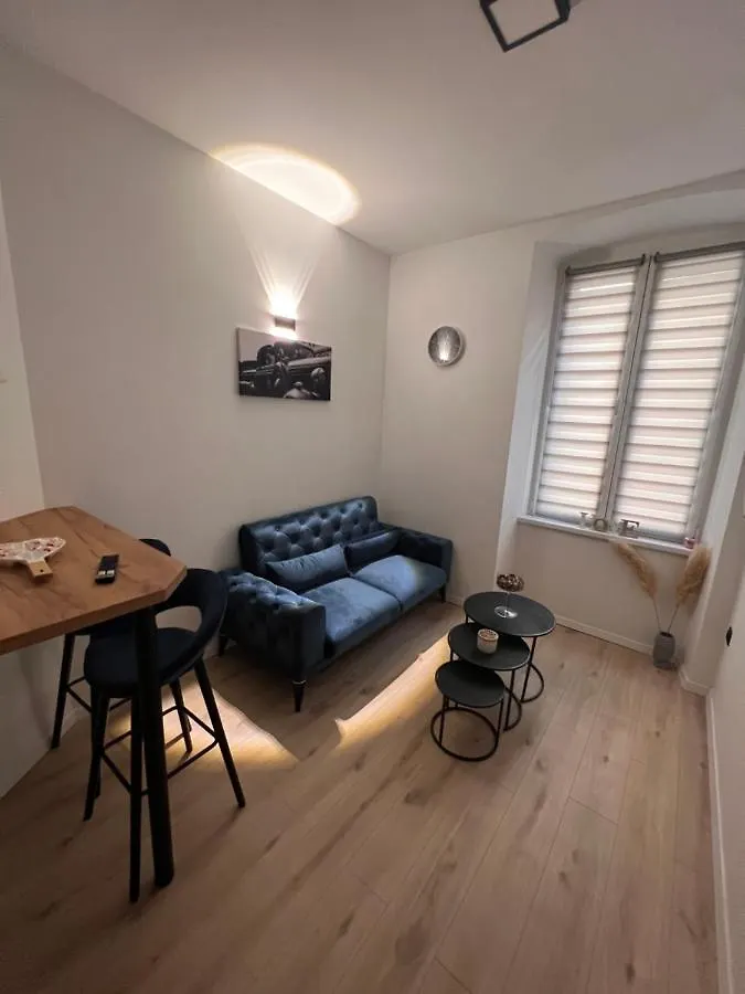Fiume La Guardia Apartment