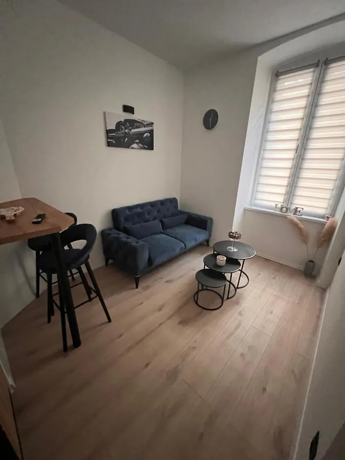 Fiume La Guardia Apartment