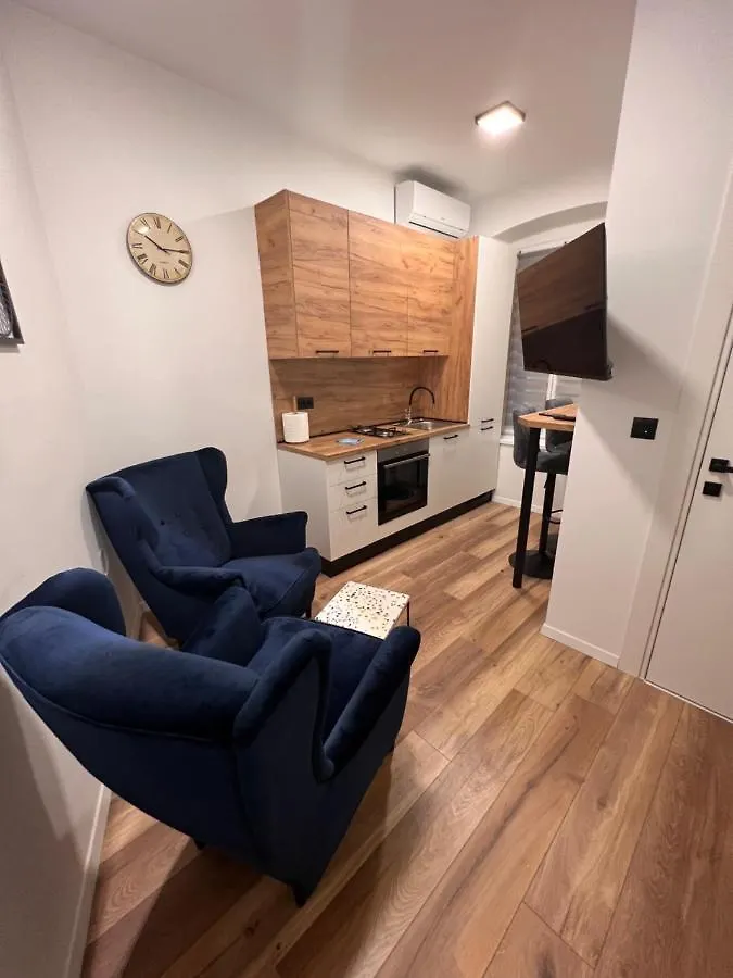 Fiume La Guardia Apartment