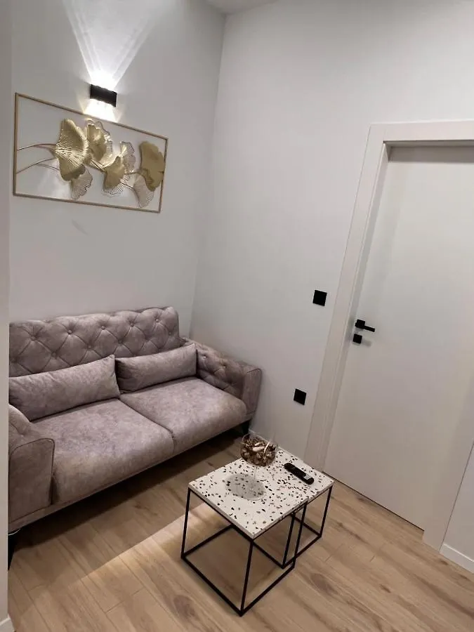 Fiume La Guardia Apartment