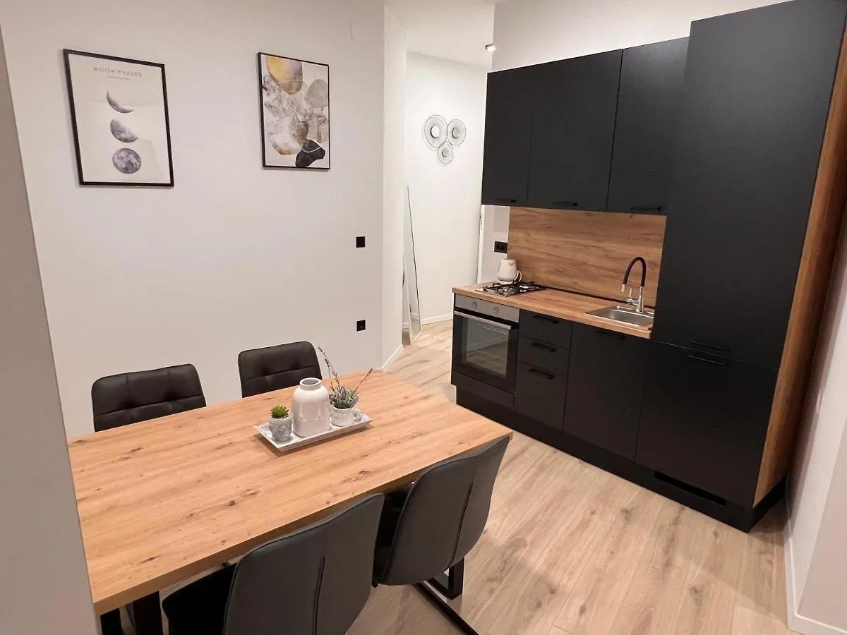 Fiume La Guardia Apartment
