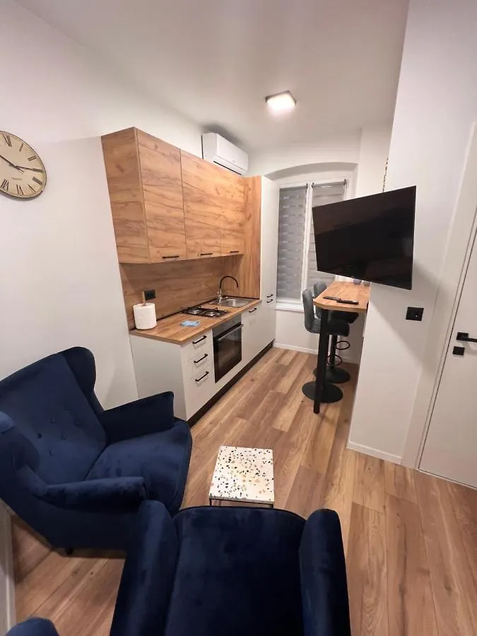 Fiume La Guardia Apartment