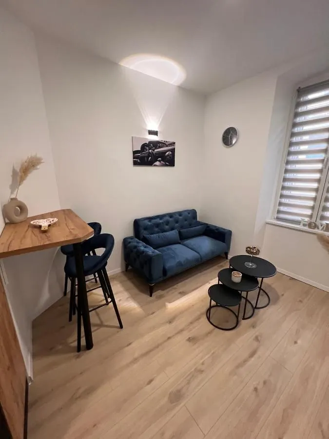Fiume La Guardia Apartment
