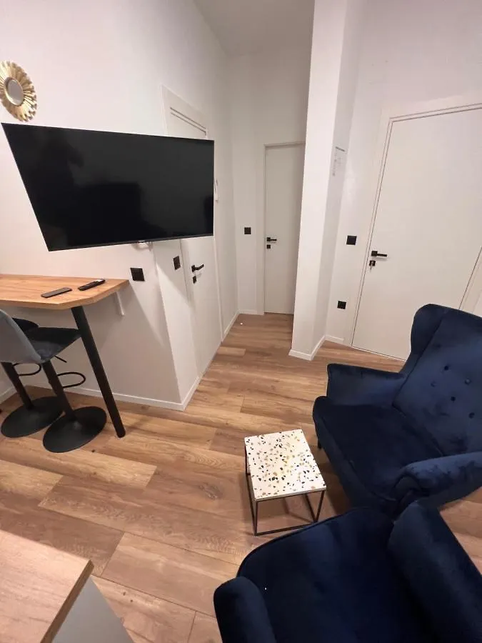 Fiume La Guardia Apartment